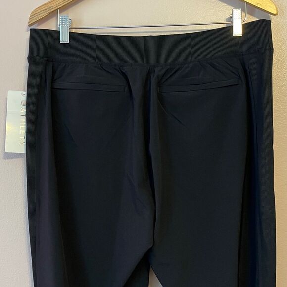 Athleta Brooklyn Mid Rise Ankle Pant Stretch Athleisure Travel New Black Sz 12 - Picture 10 of 15